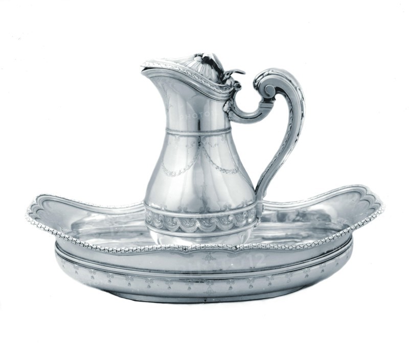 Money ewer and its basin
