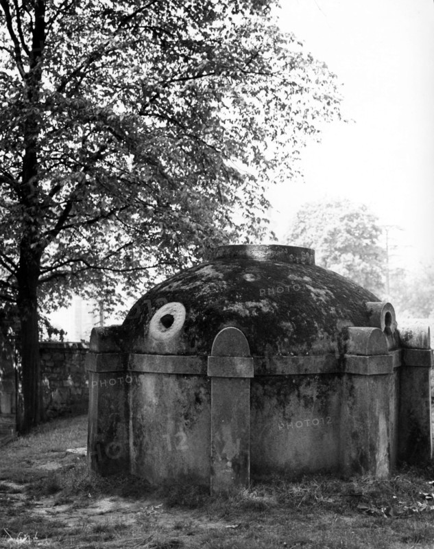 Cold room in the park of the Château de Malmaison