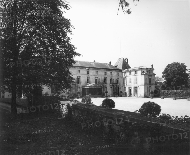 Premier Empire. La Malmaison. La cour d'honneur du château.