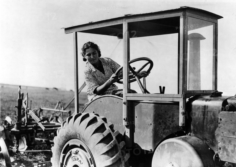War 1939-1944.  The women make the harvest.
