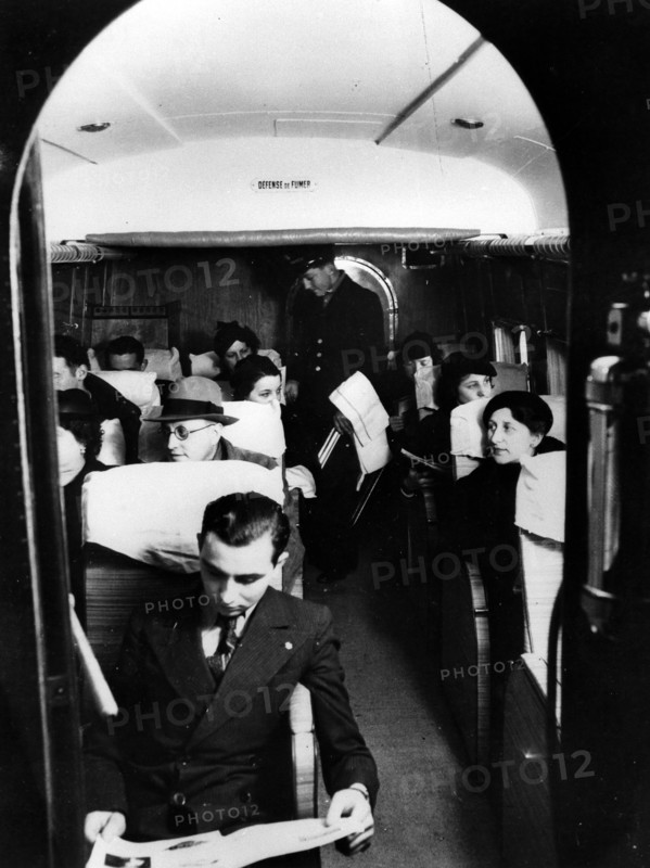 1935. Vie à bord d'un avion.
