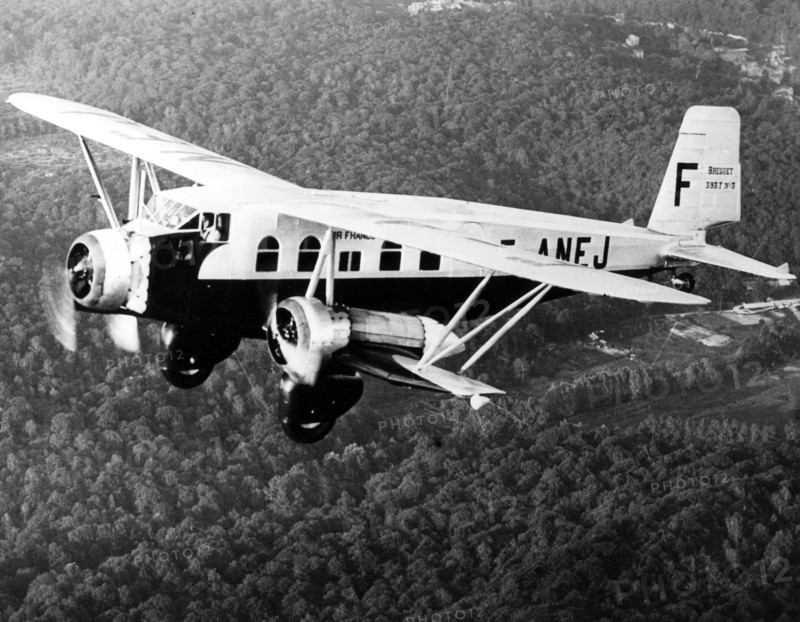 Vers 1930. Les voyages par avions. Bréguet 393.