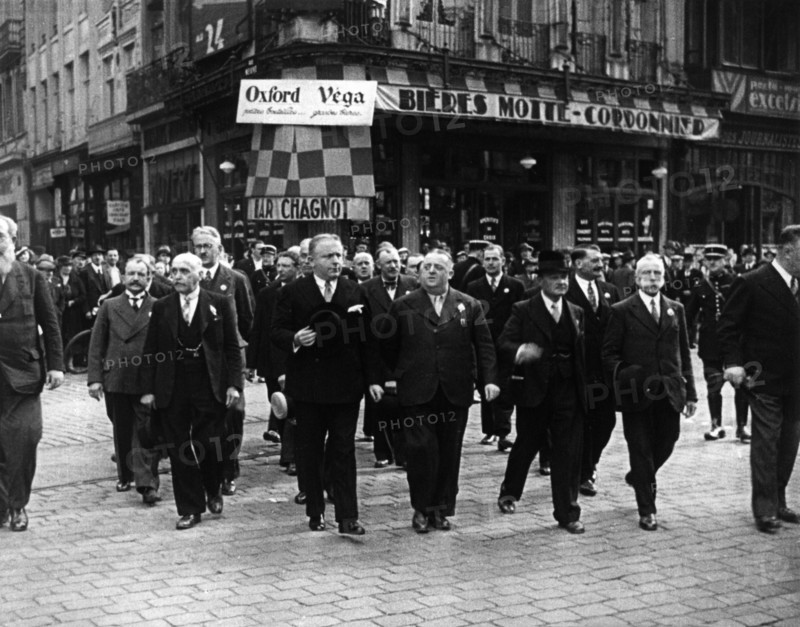 1936. Roger Salengro à Lille. Maire de Lille et député socialiste.