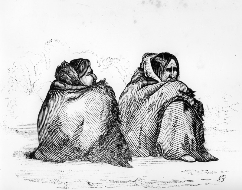 Indiens Poncars enveloppés dans leurs peaux de bisons.