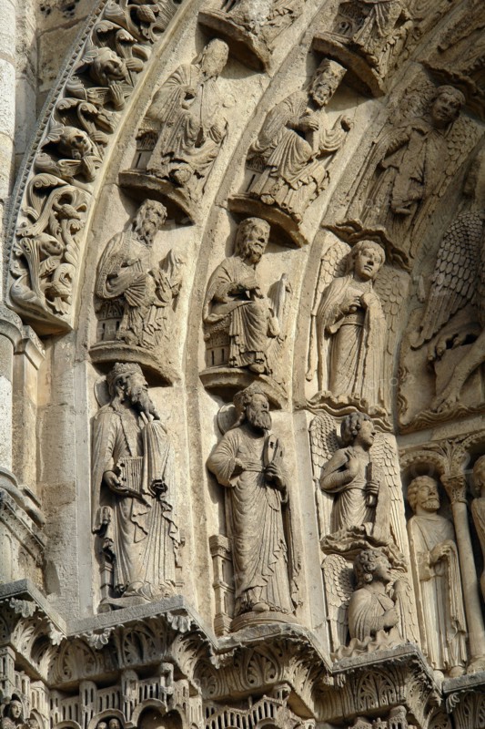 Chartres.