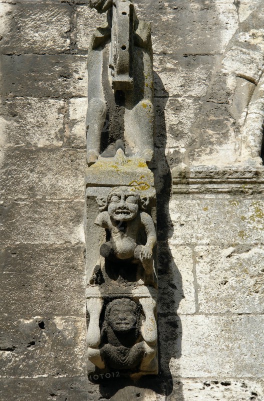 Chartres.