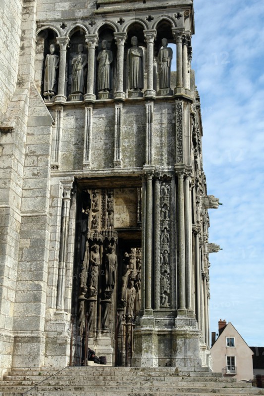 Chartres.