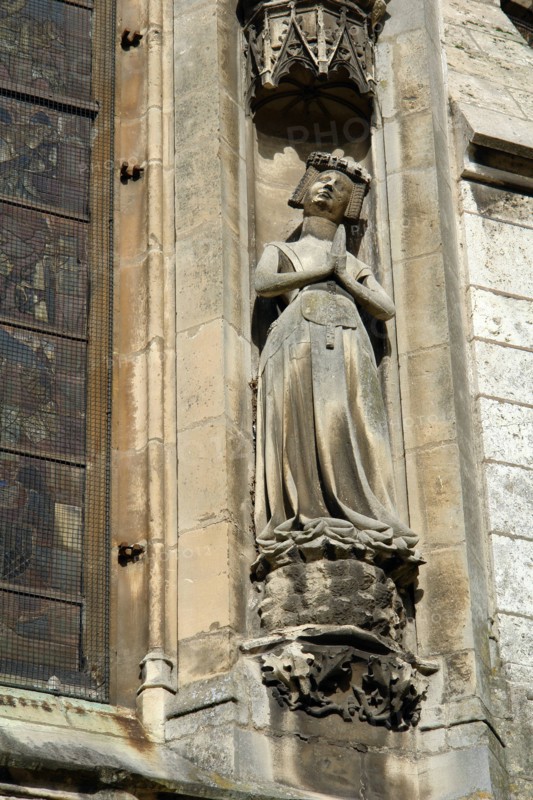Chartres.