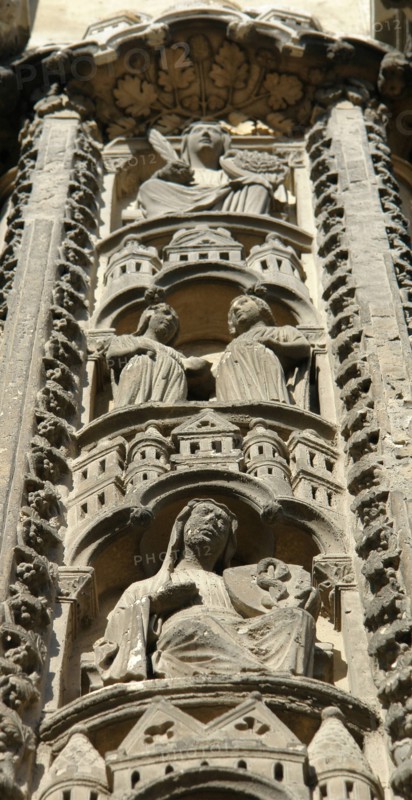 Chartres.