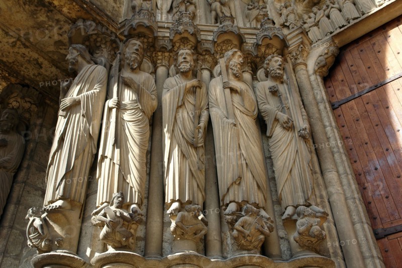 Chartres.