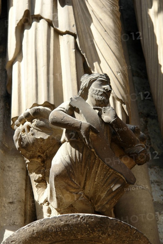 Chartres.