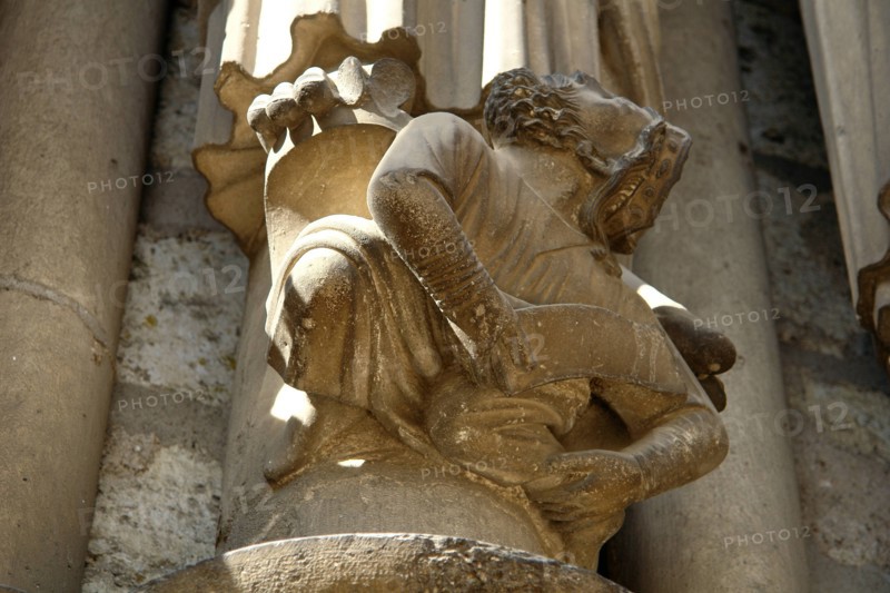 Chartres.