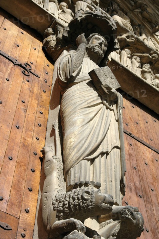 Chartres.