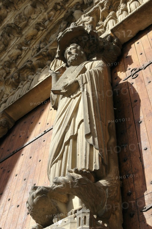 Chartres.