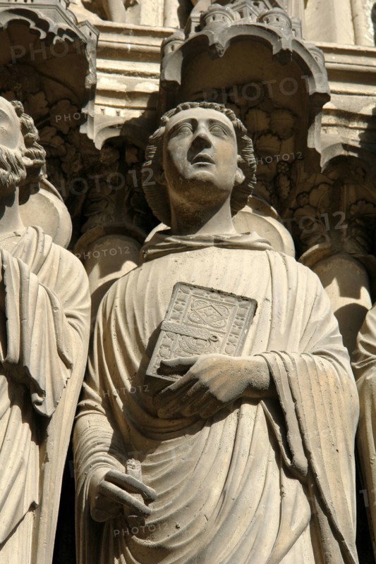 Chartres.