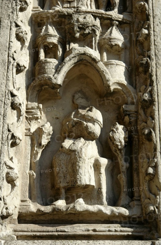 Chartres.