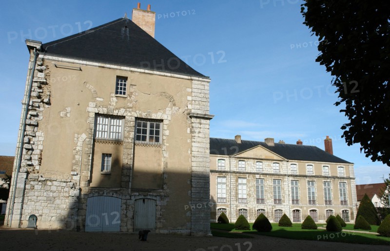 Chartres.