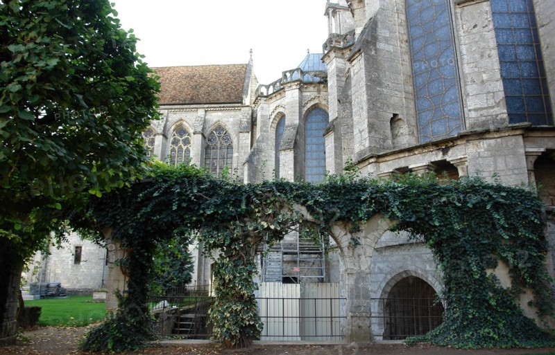 Chartres.