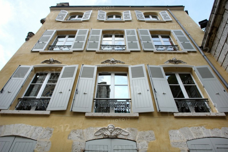 Chartres.