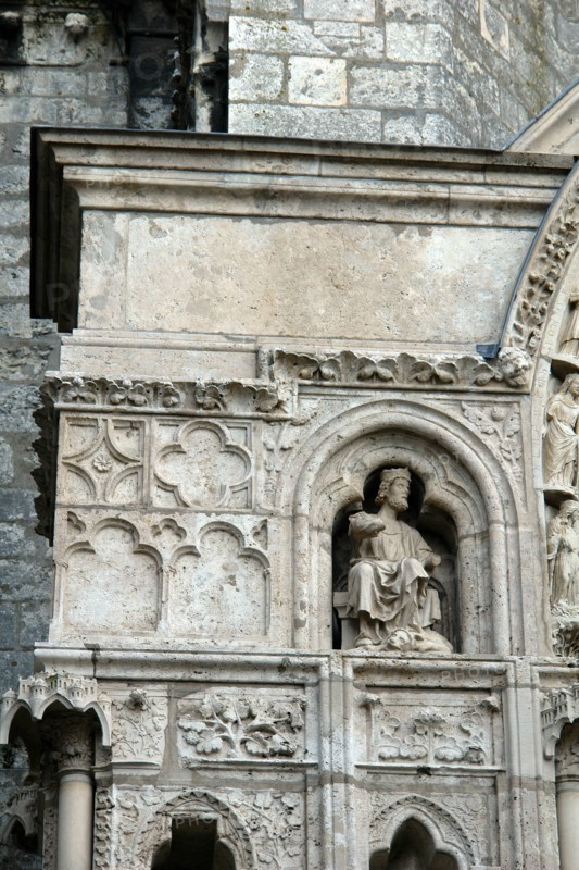 Chartres.