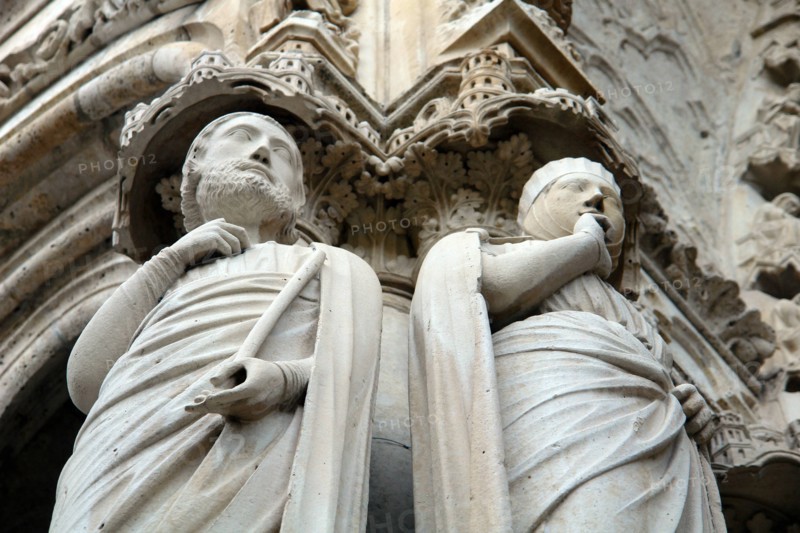Chartres.
