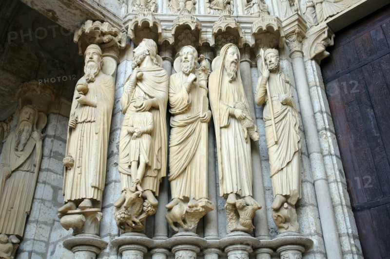 Chartres.