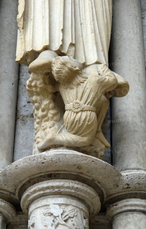 Chartres.