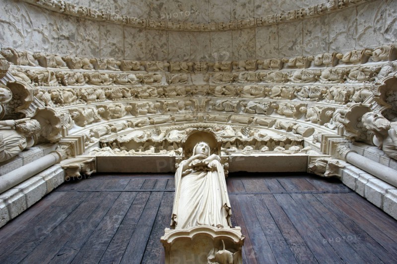 Chartres.
