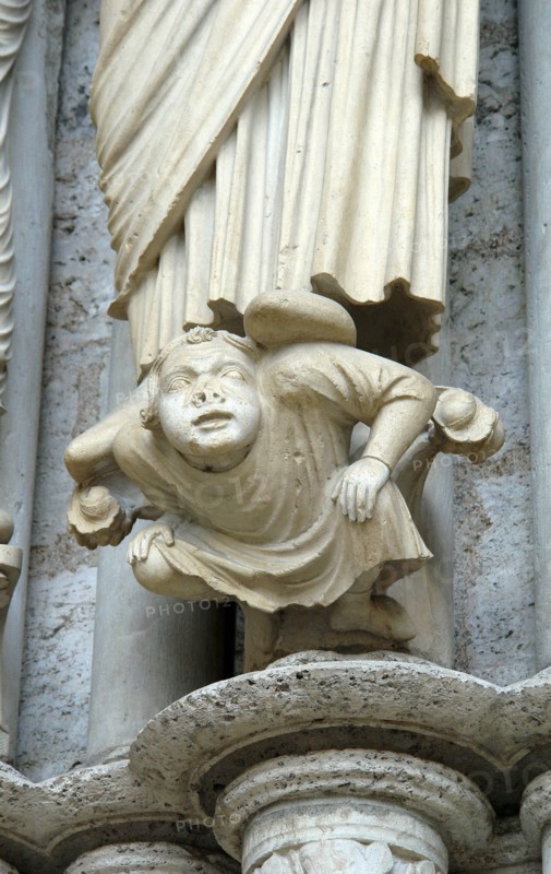 Chartres.