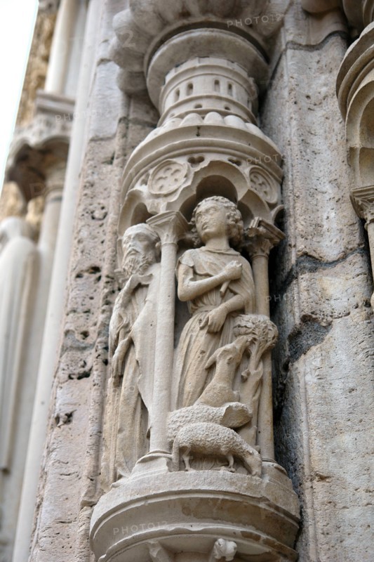 Chartres.