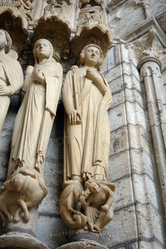 Chartres.