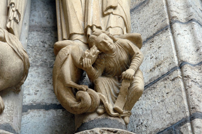 Chartres.