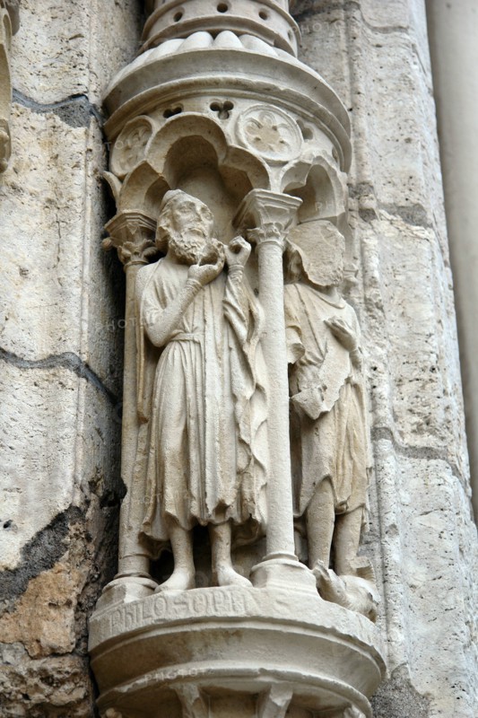 Chartres.