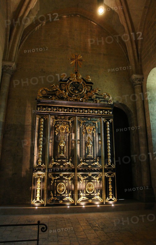Chartres.