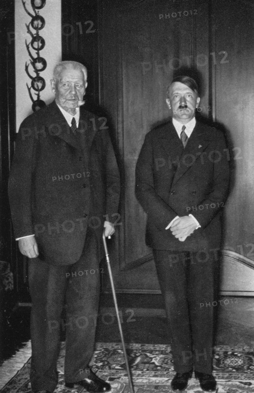 Adolf Hitler. Reichspräsident von Hindenburg und Reichslanzler Hitler. Le président du Reich, von Hindenburg et le Chancelier du reich, Adolf Hitler.