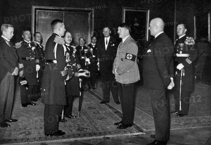 Adolf Hitler. Der Führer empfängt eine japanische Marienabordnung 1934. Le Führer reçoit une délégation japonaise en 1934.