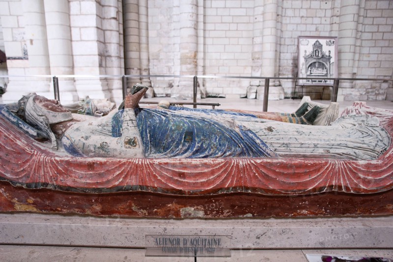 Gisant d'Aliénor d'Aquitaine
