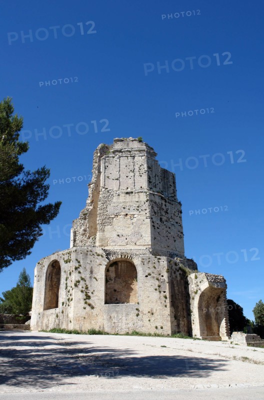 La tour Magne