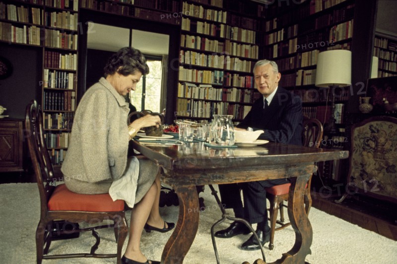 Maurice Couve de Murville with his wife