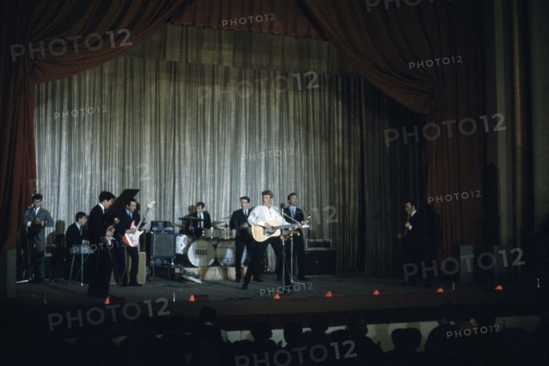 Johnny Hallyday in concert, 1964