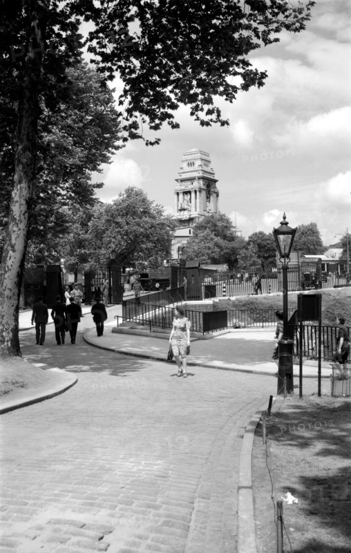 Cobbled street in front of the Port of London Authority, c1945-c1965