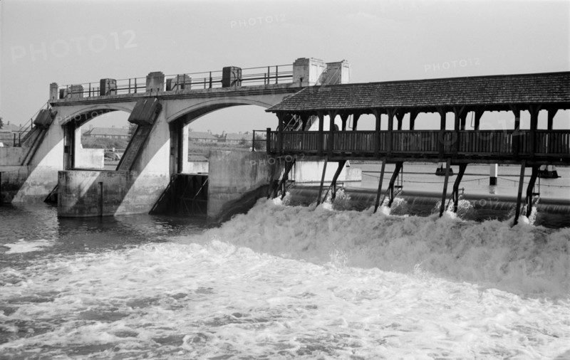 Teddington Weir, Richmond, London, c1945-c1965