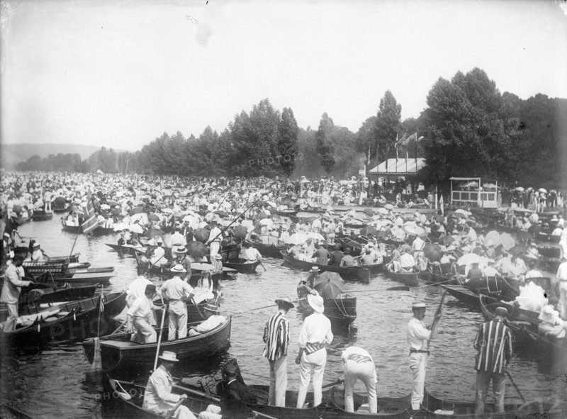 Boats on the River Thames during the Heney Regatta, Henley-on-Thames, Oxfordshire, c1860-c1922