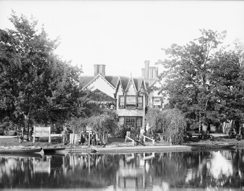 The Swan Inn, Kennington, Oxfordshire, 1885