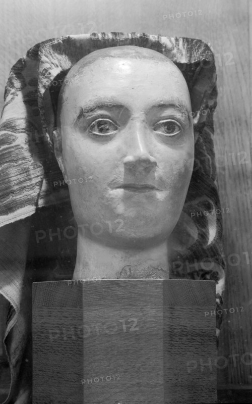 Royal funeral effigy of Queen Mary I, Westminster Abbey, London, 1945-1980