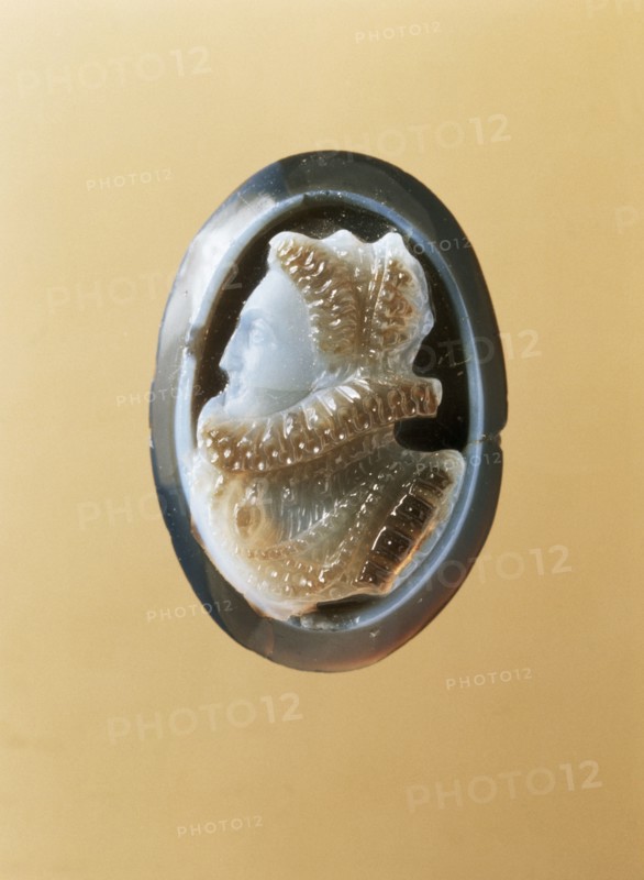 Cameo carved with the portrait of Elizabeth I, c1575. Artist: Unknown