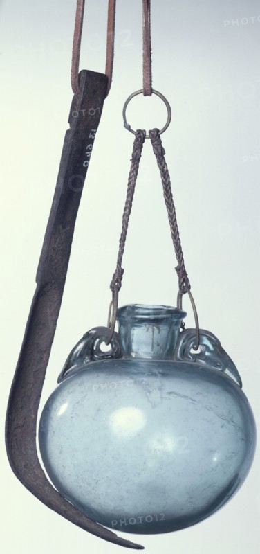 Strigil and flask, Roman. Artist: Unknown