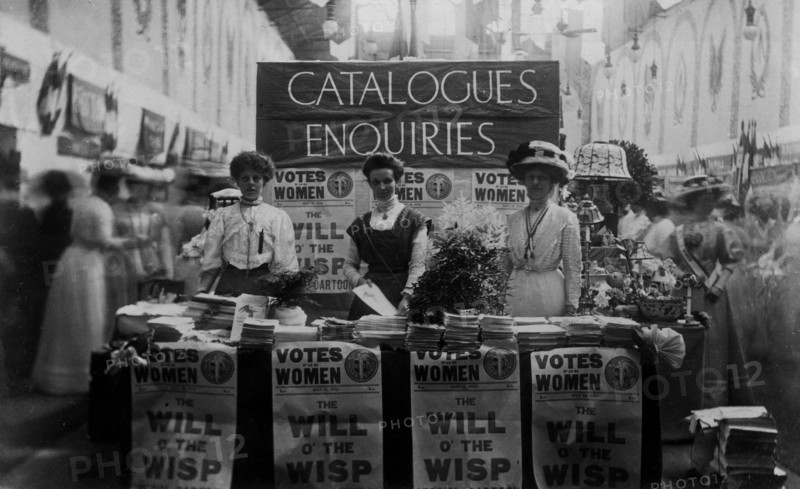 The catalogue and enquiries stall at the Women's exhibition, May 1909. Artist: Unknown