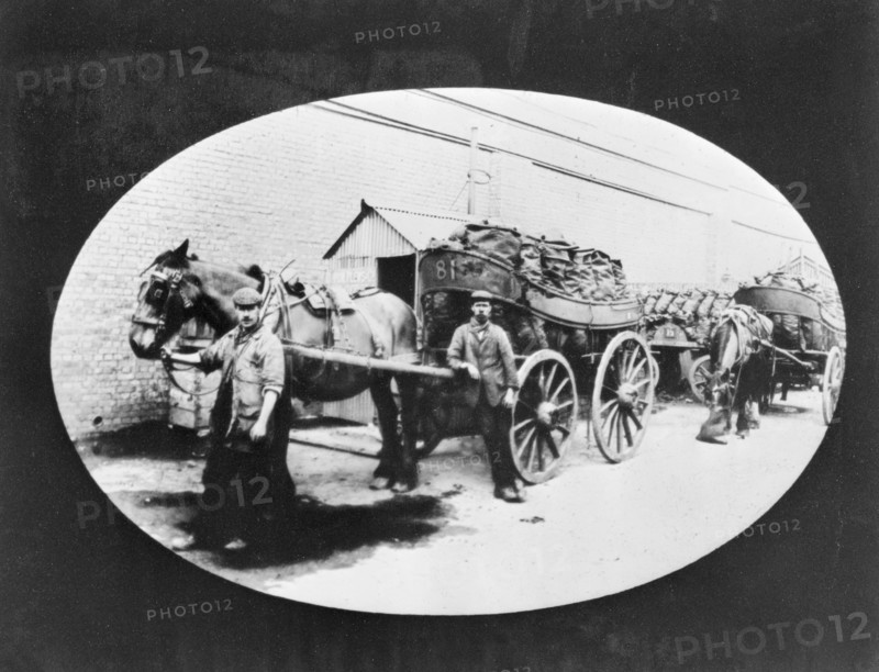 Loaded coal carts. Artist: John Galt