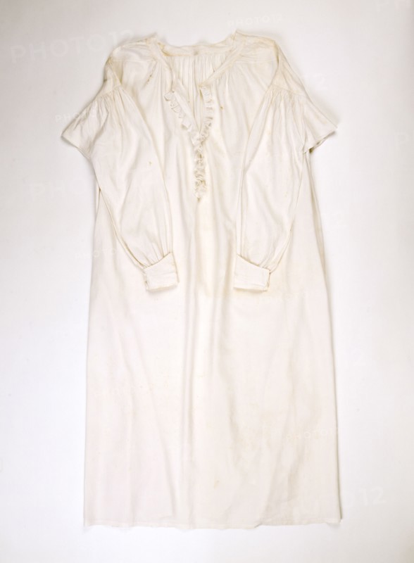 A nightdress worn by Queen Victoria, c1838-c1901. Artist: Unknown